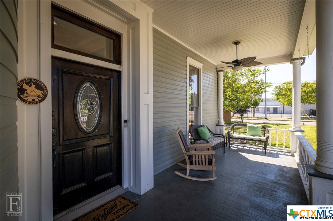 1207 N Austin Street