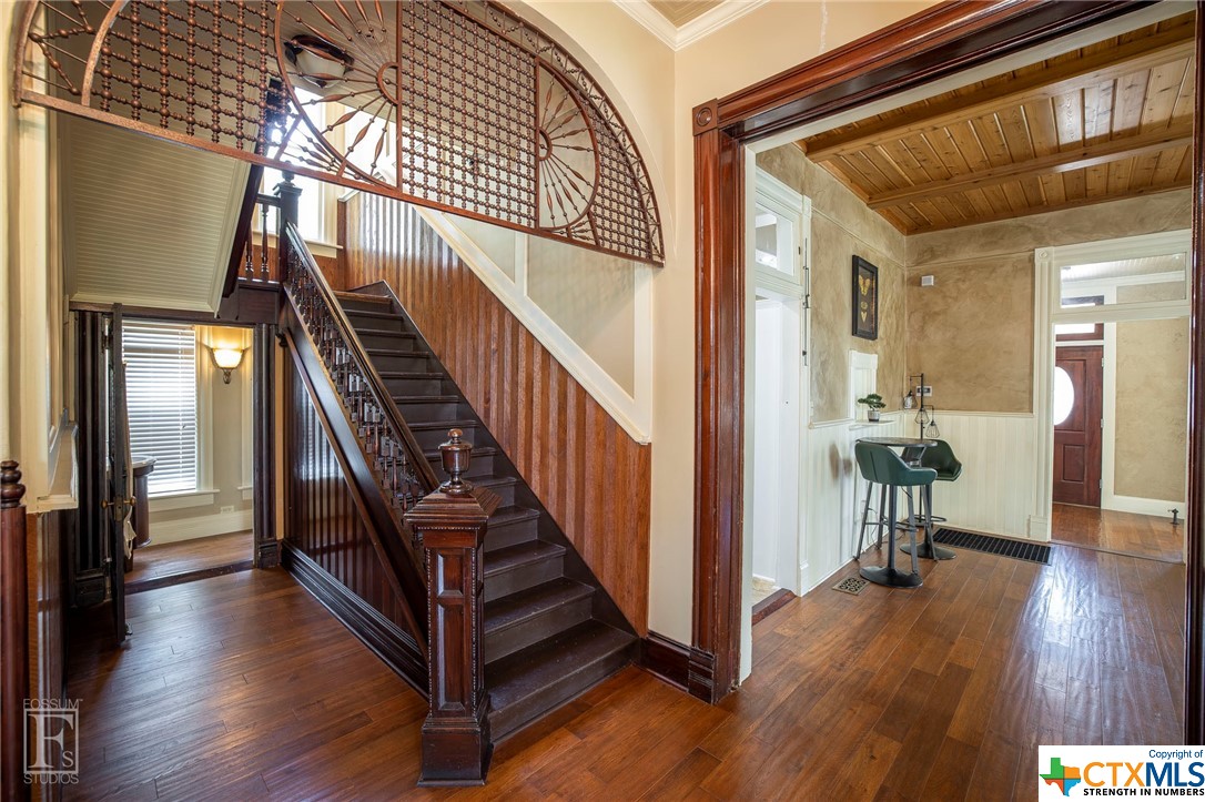 1207 N Austin Street