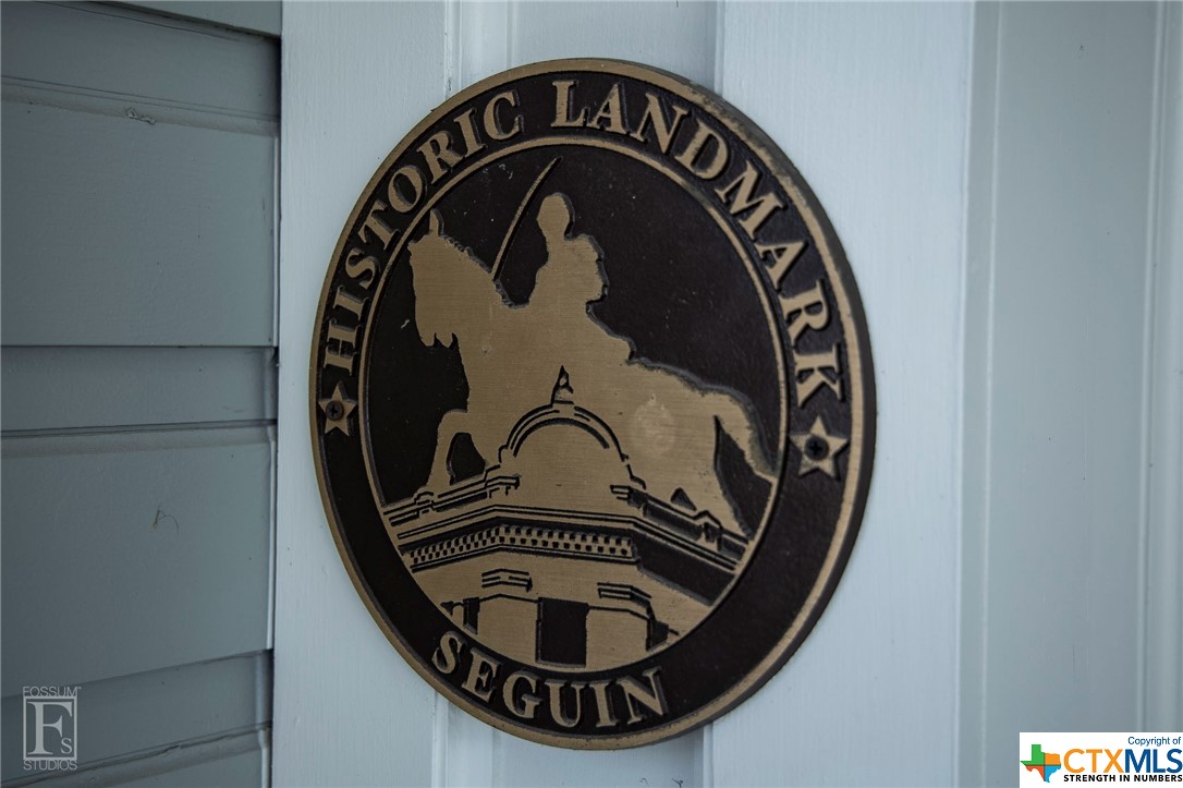 1207 N Austin Street