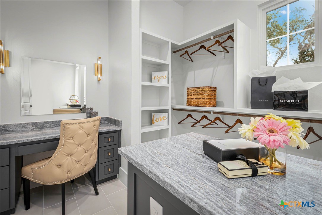 1621 Paradise Parkway