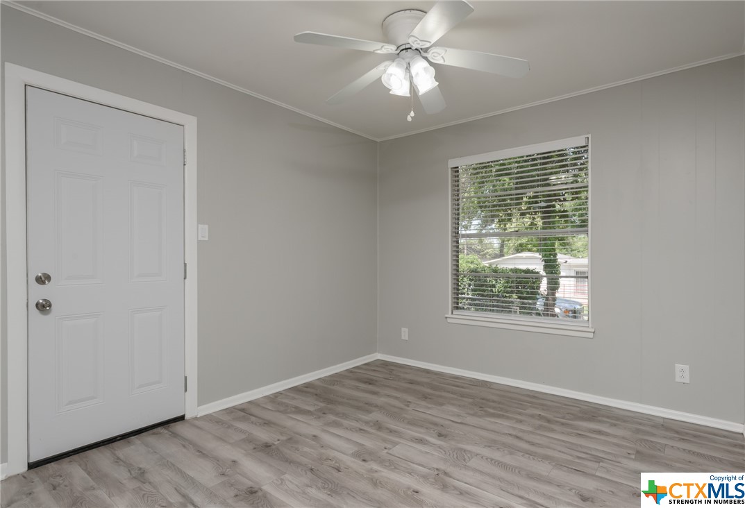 522 W Hollywood Avenue