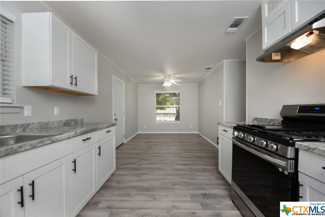 522 W Hollywood Avenue