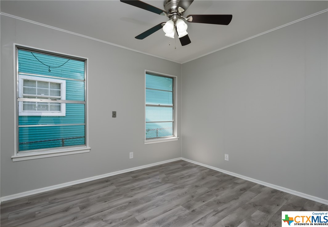 522 W Hollywood Avenue