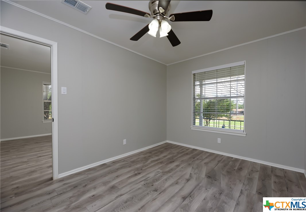 522 W Hollywood Avenue