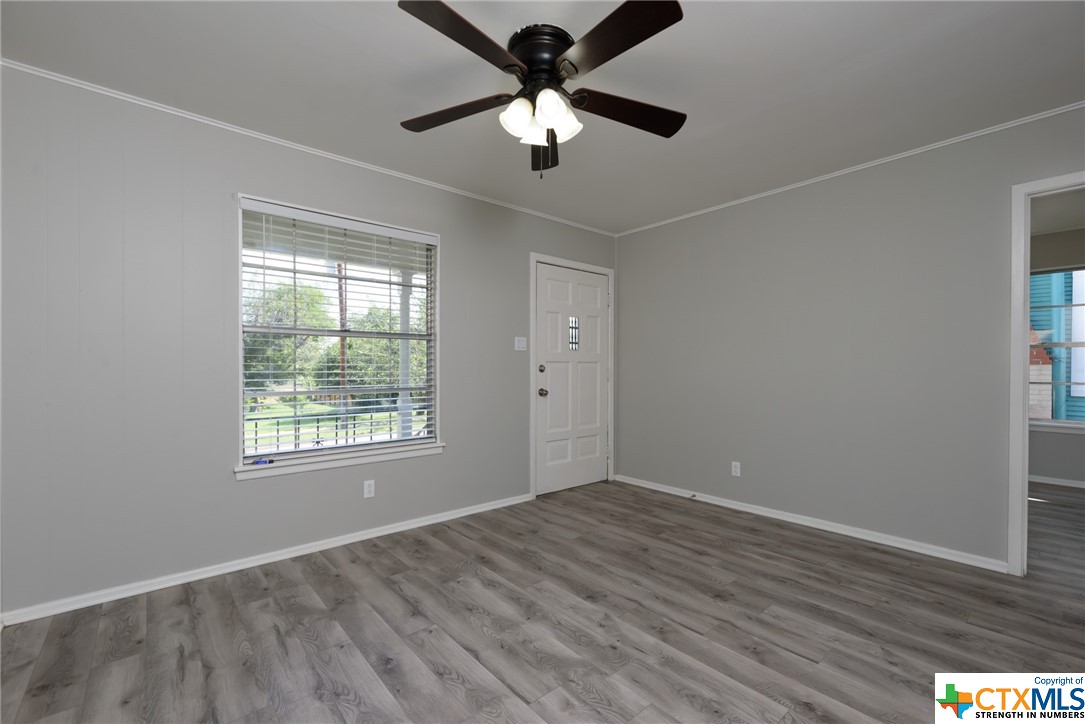 522 W Hollywood Avenue