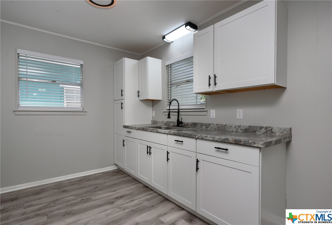 522 W Hollywood Avenue