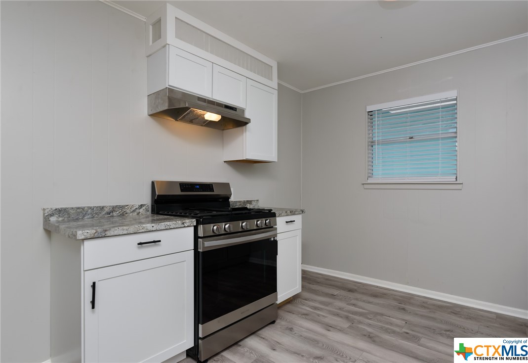 522 W Hollywood Avenue