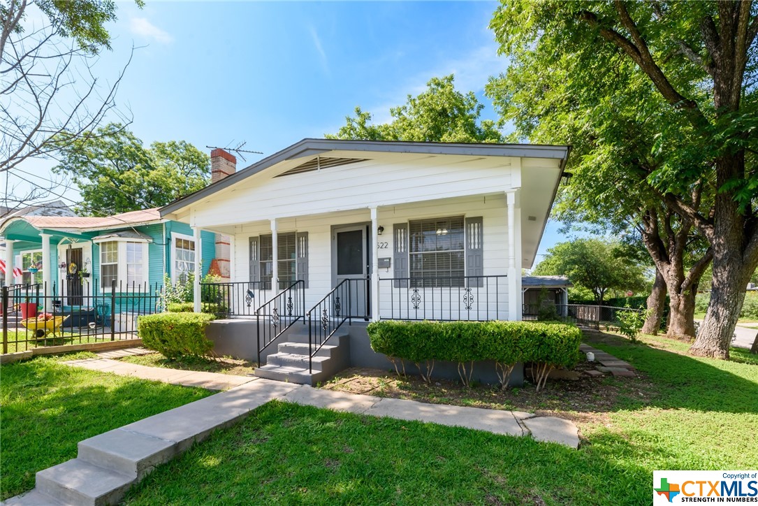 522 W Hollywood Avenue