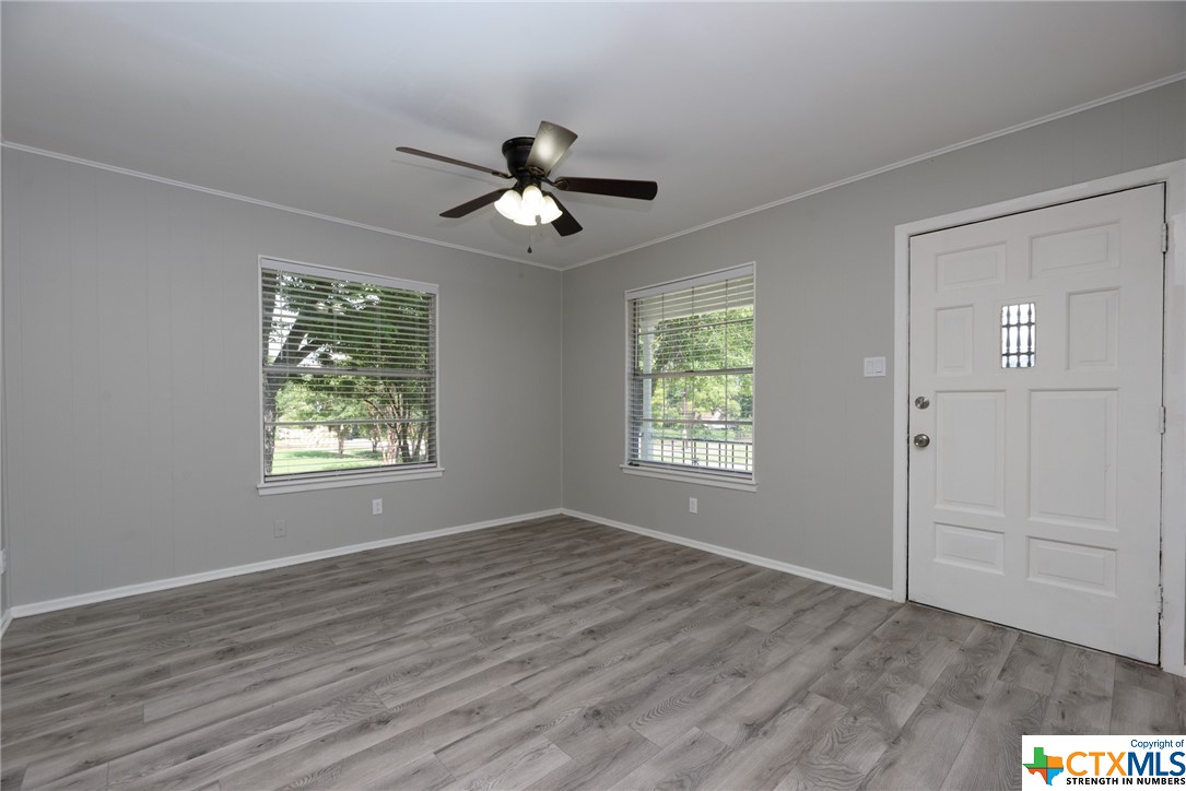 522 W Hollywood Avenue