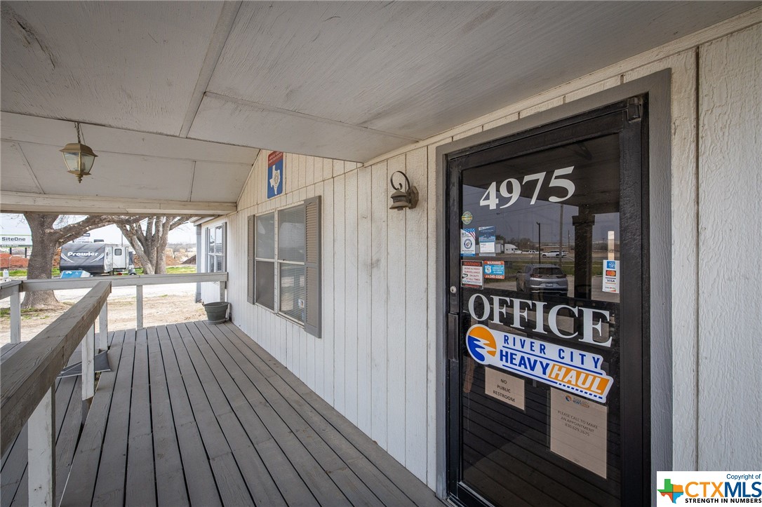4975 Interstate 35
