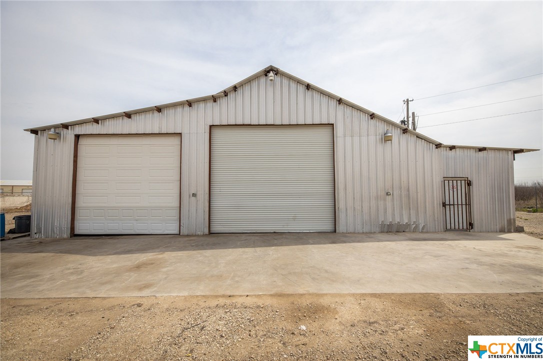 4975 Interstate 35