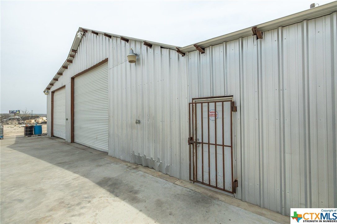 4975 Interstate 35