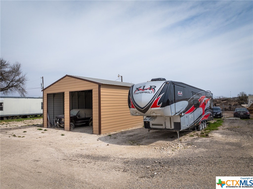 4975 Interstate 35