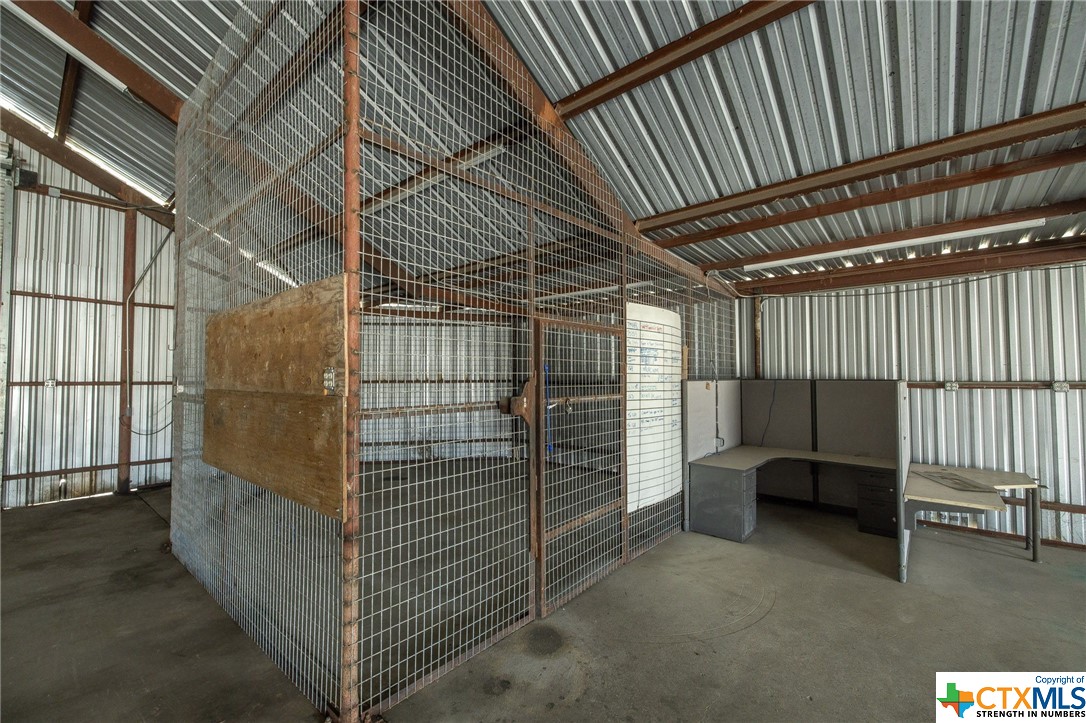 4975 Interstate 35