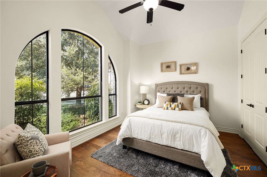 924 Gruene Spring