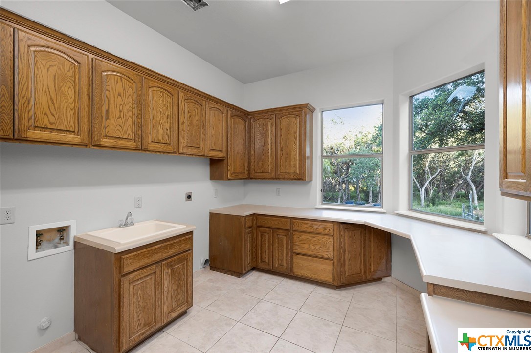 10320 Hunters Path