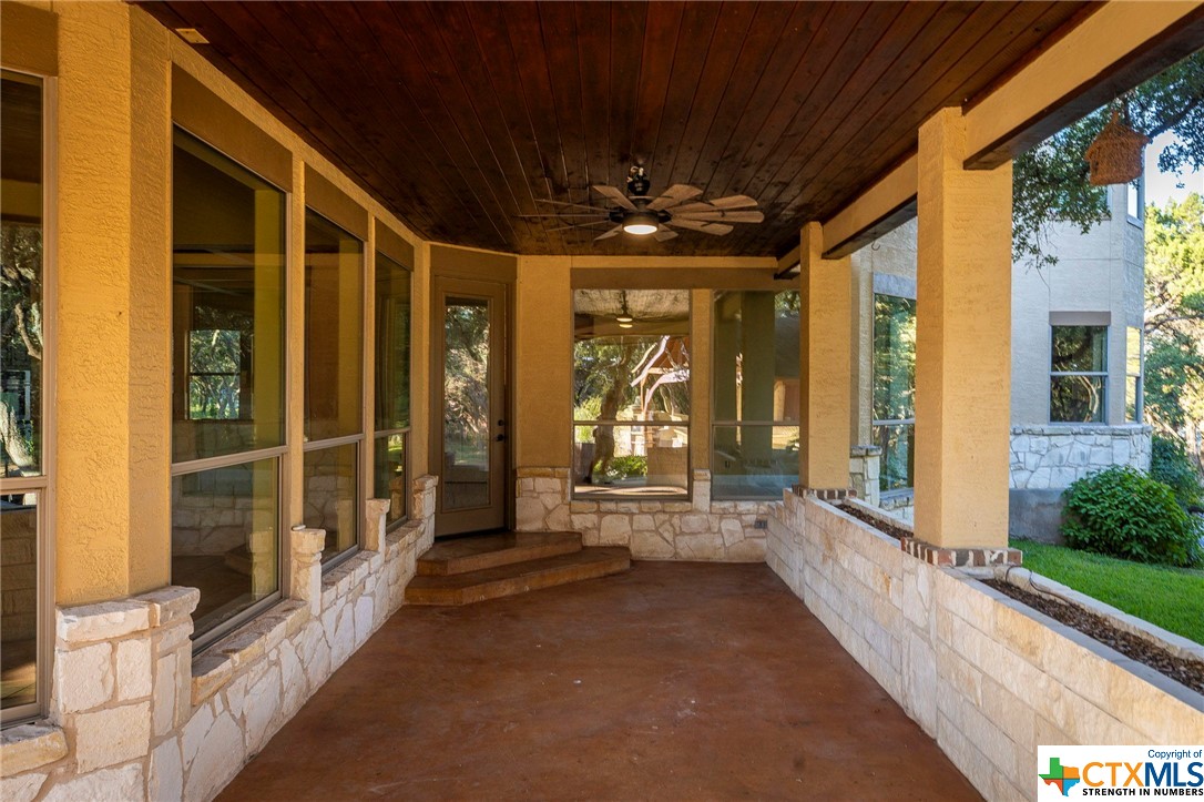 10320 Hunters Path