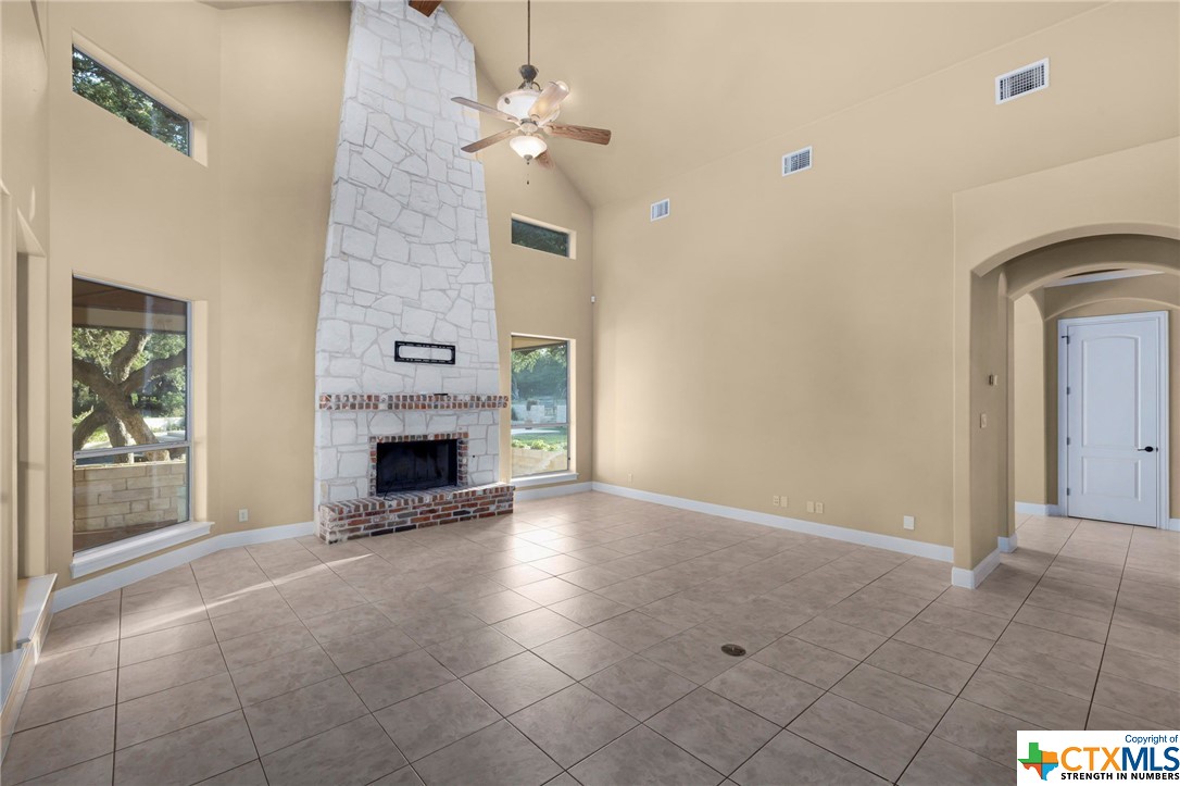 10320 Hunters Path