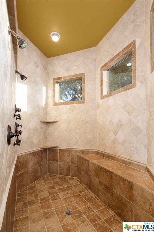 10320 Hunters Path