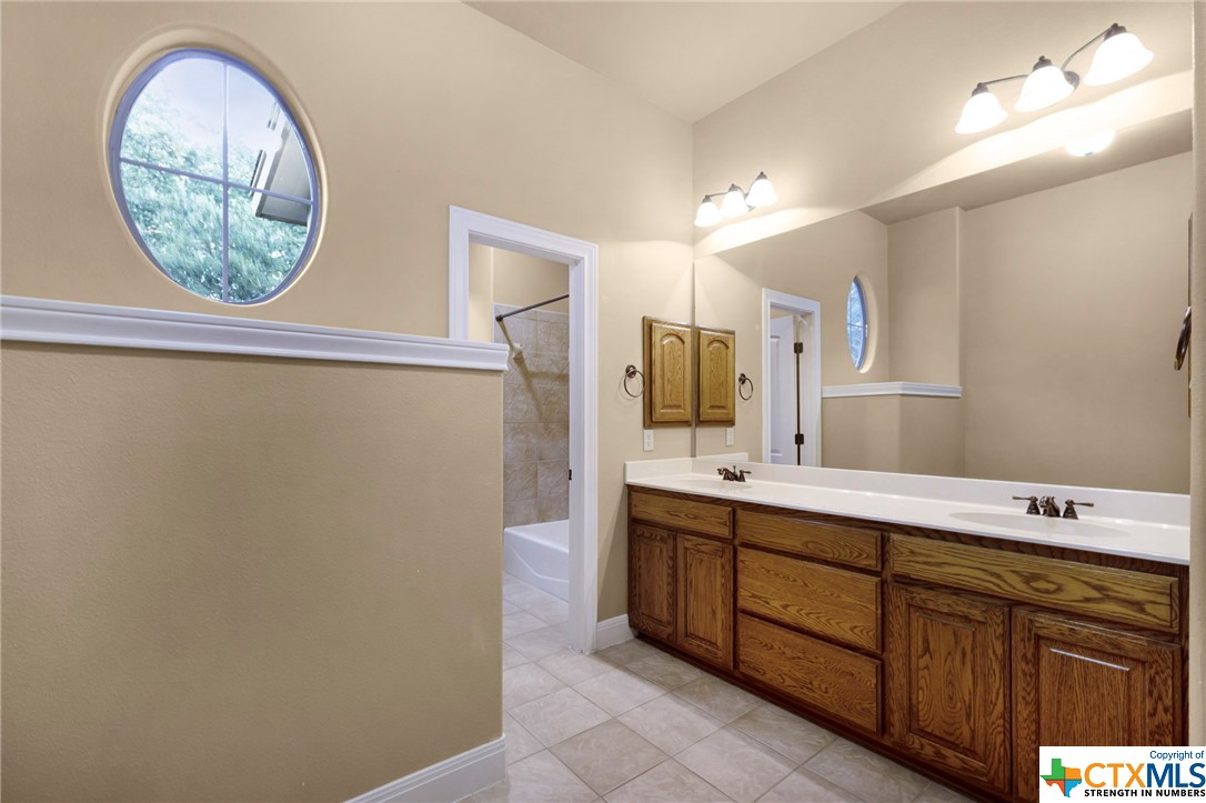 10320 Hunters Path
