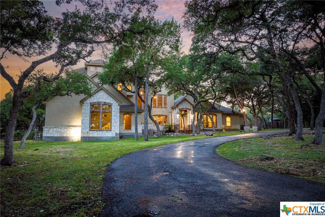 10320 Hunters Path