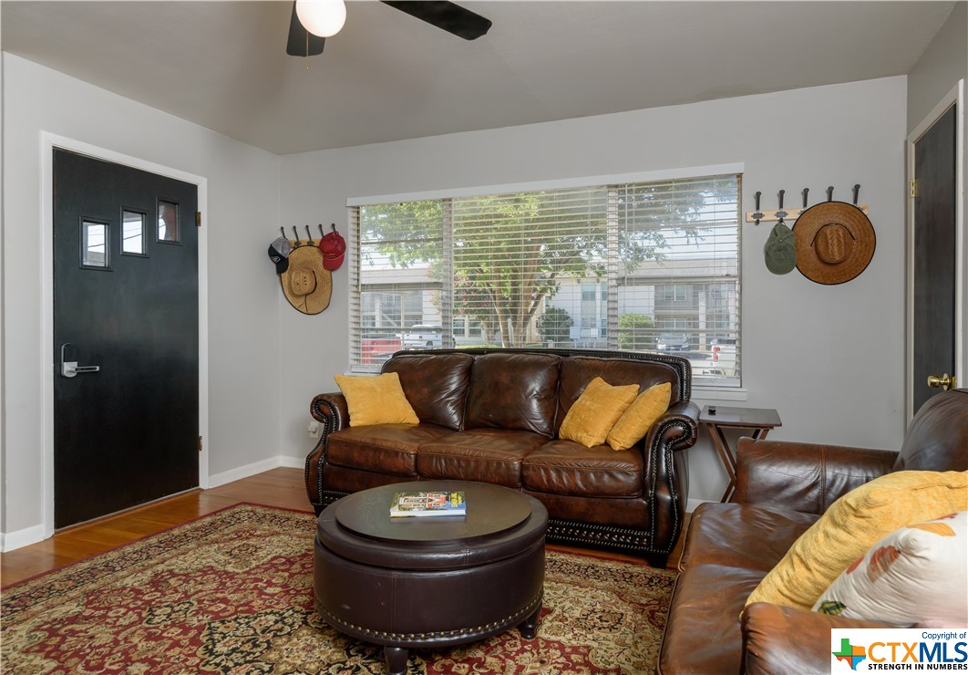 961 San Antonio Avenue