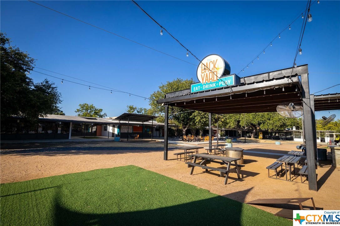 225 N Saunders Street