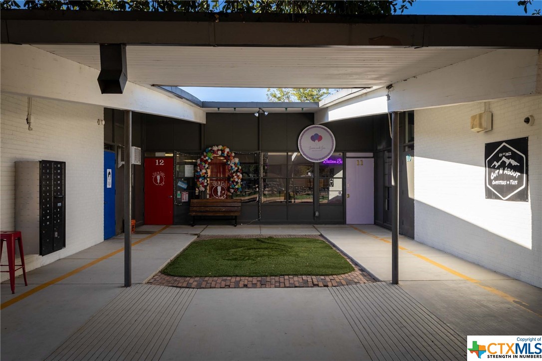 225 N Saunders Street