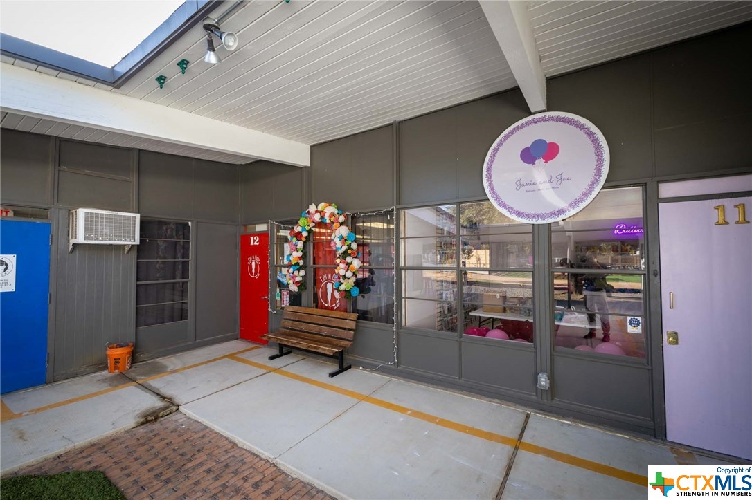 225 N Saunders Street