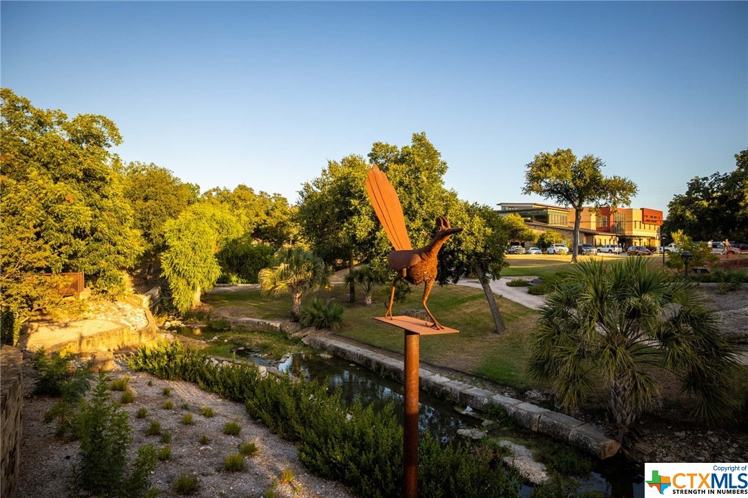 225 N Saunders Street