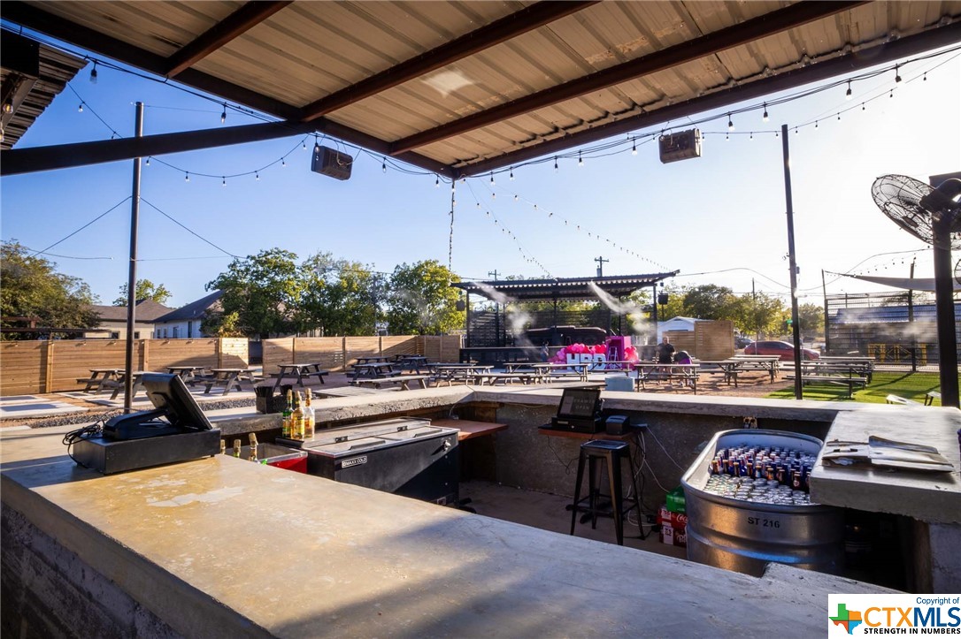 225 N Saunders Street