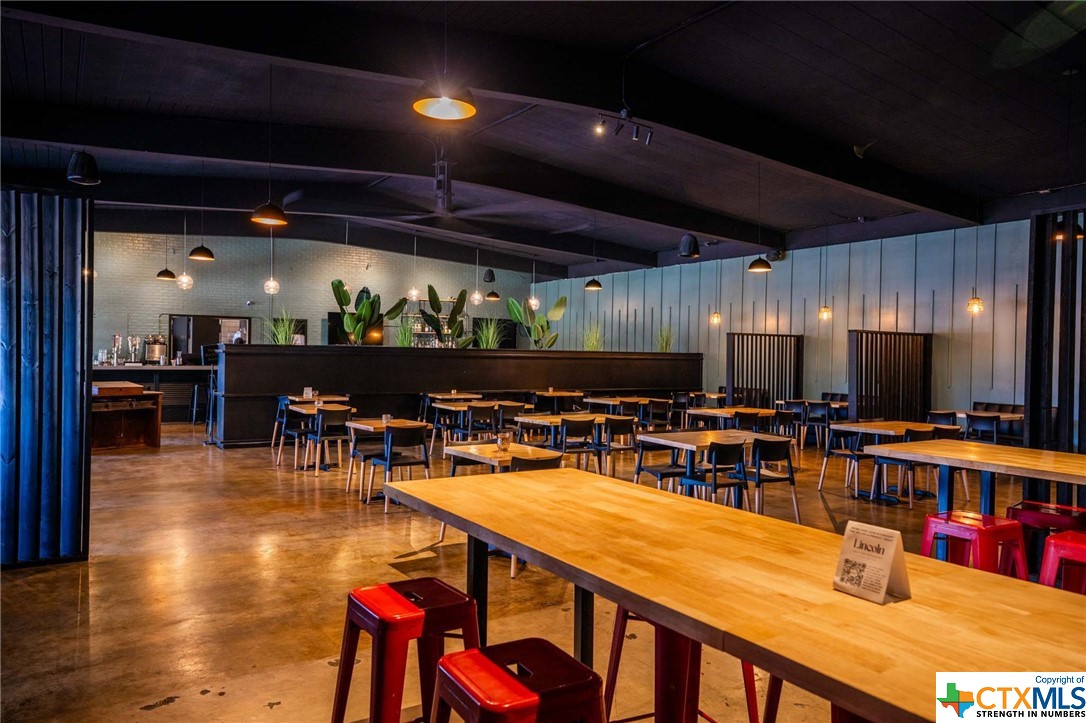 225 N Saunders Street