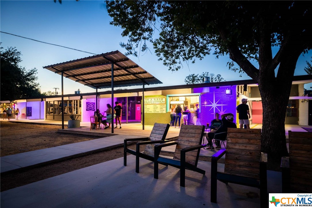 225 N Saunders Street