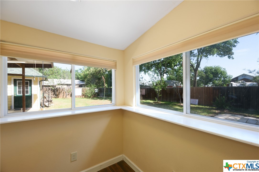 311 Lakeview Boulevard