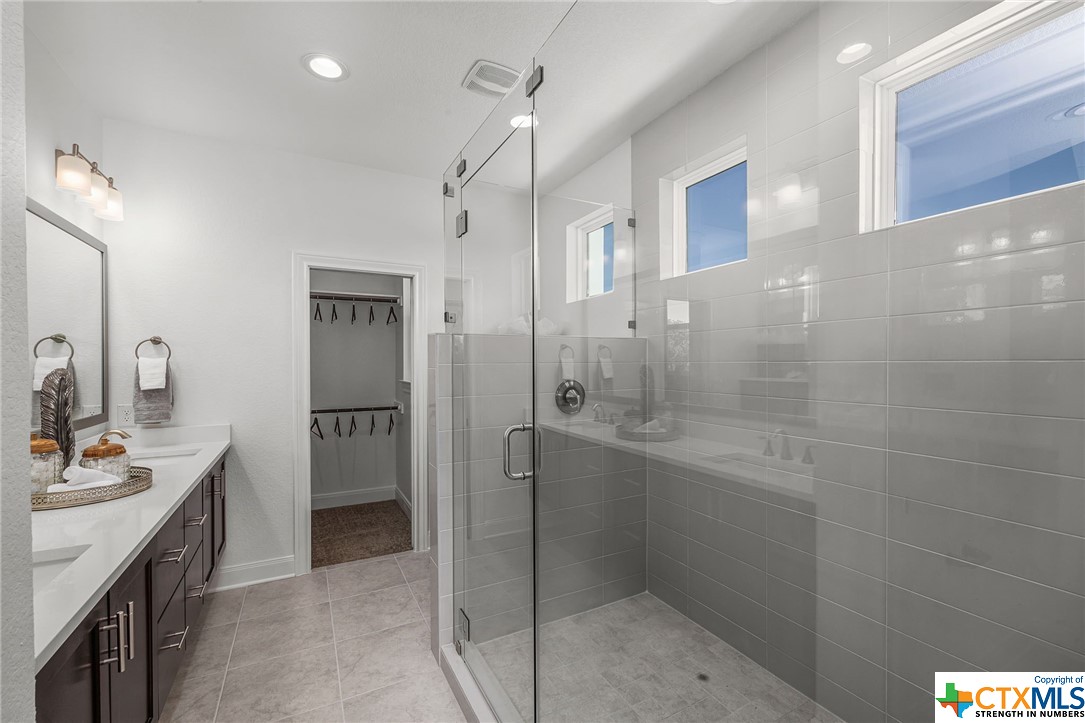 608 N Guenther Avenue