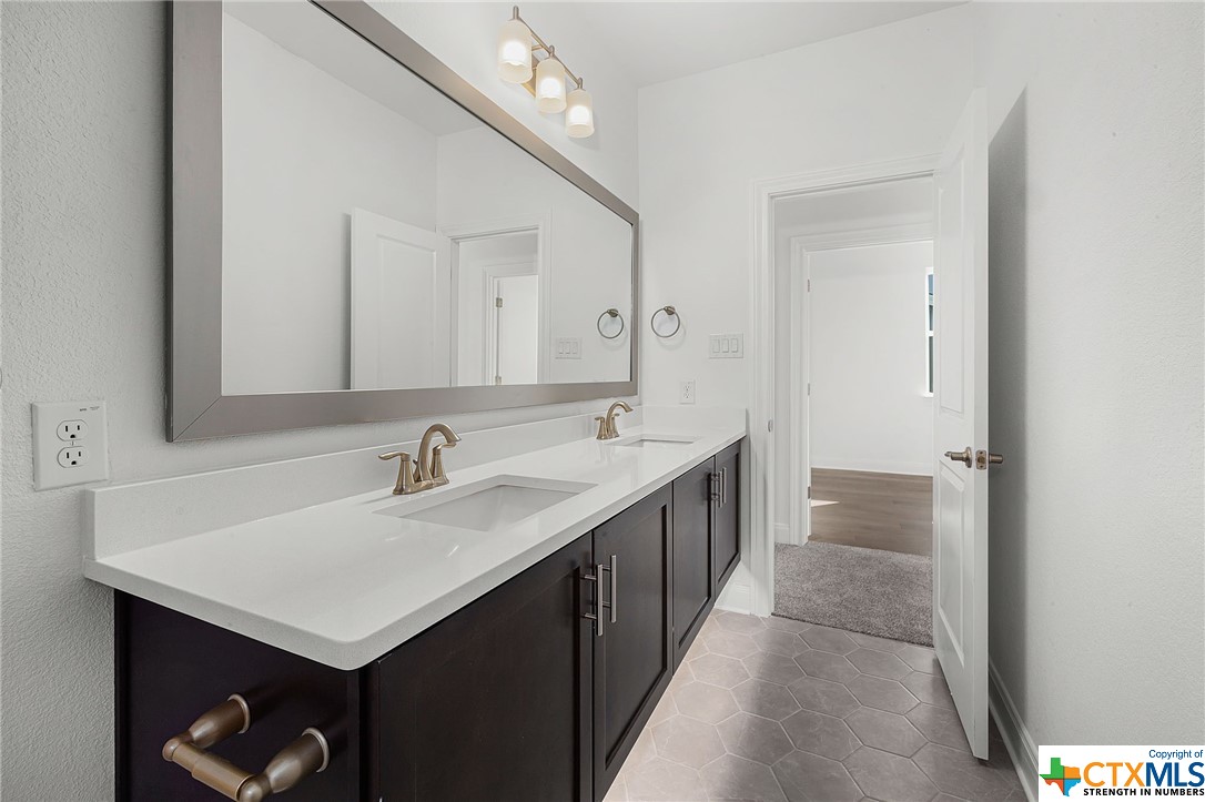 901 N Academy Avenue