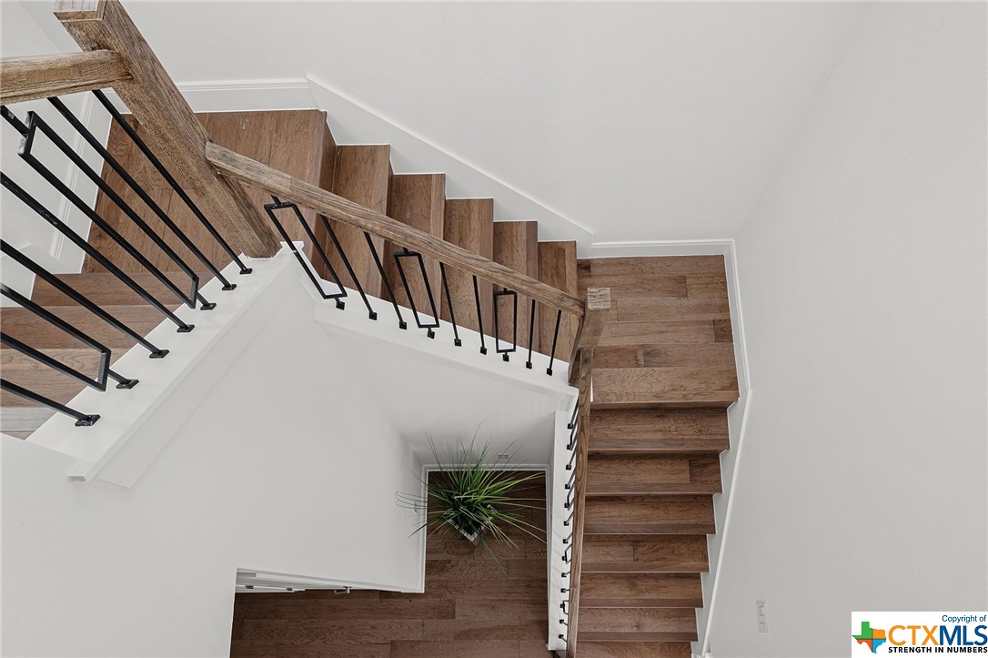 901 N Academy Avenue