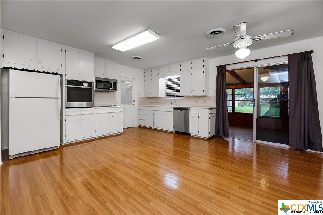 1364 Rivercrest Drive