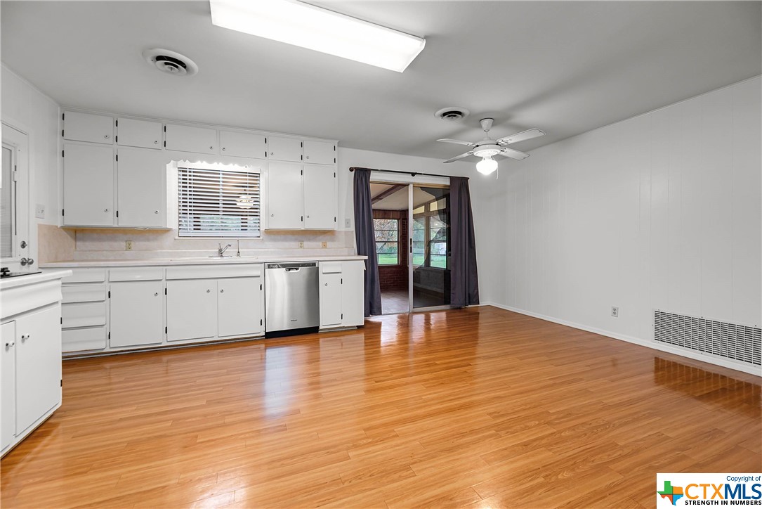 1364 Rivercrest Drive