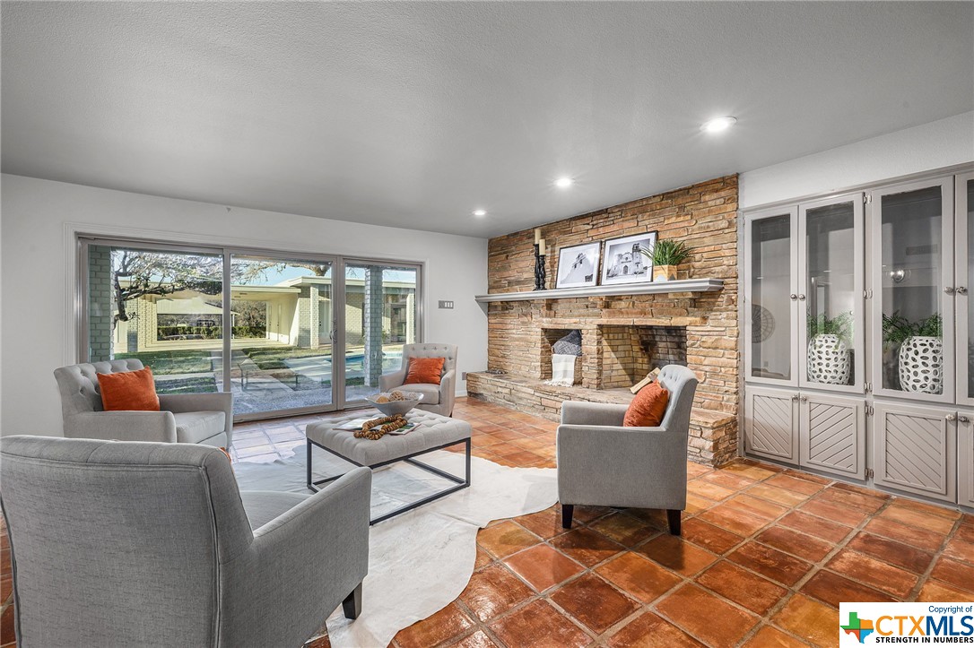 1210 Settlers Way