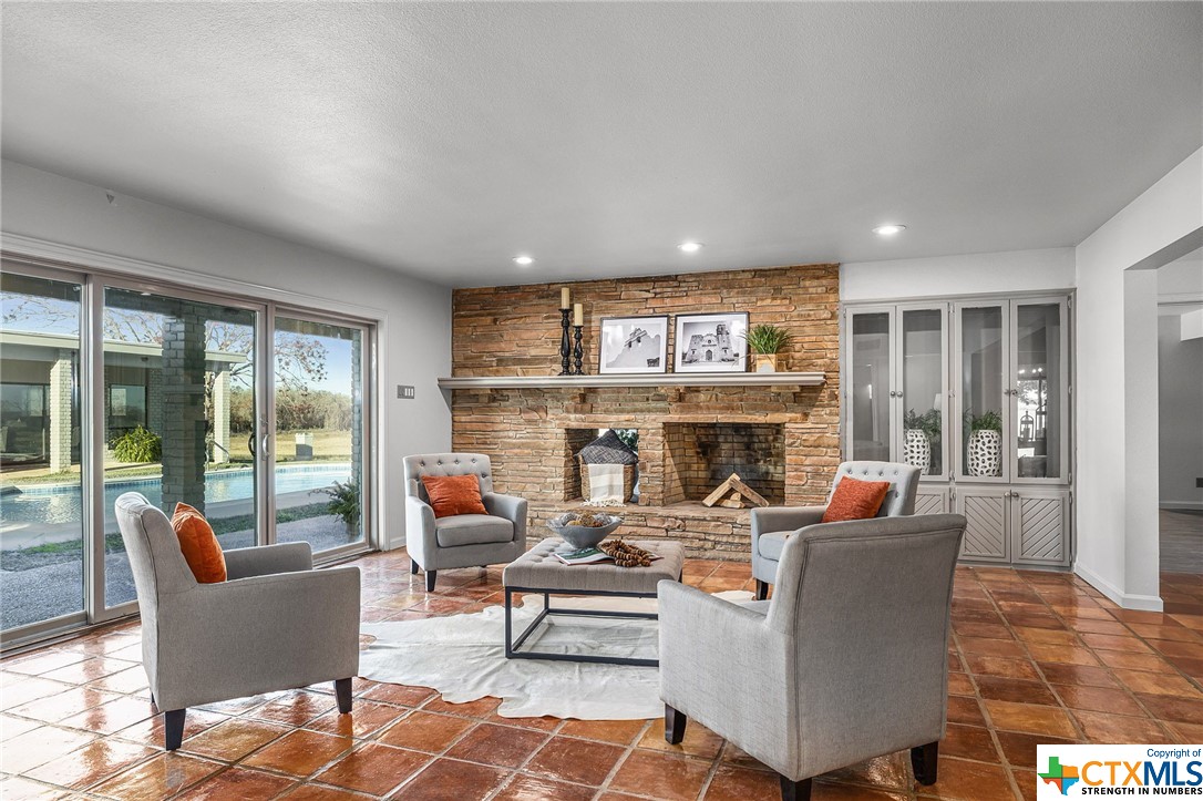 1210 Settlers Way