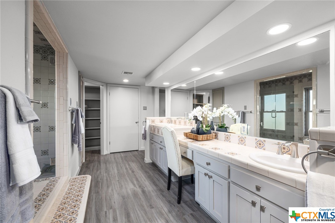 1210 Settlers Way