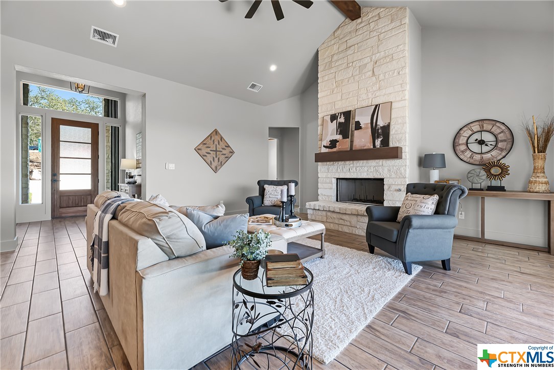 518 Paradise Hills