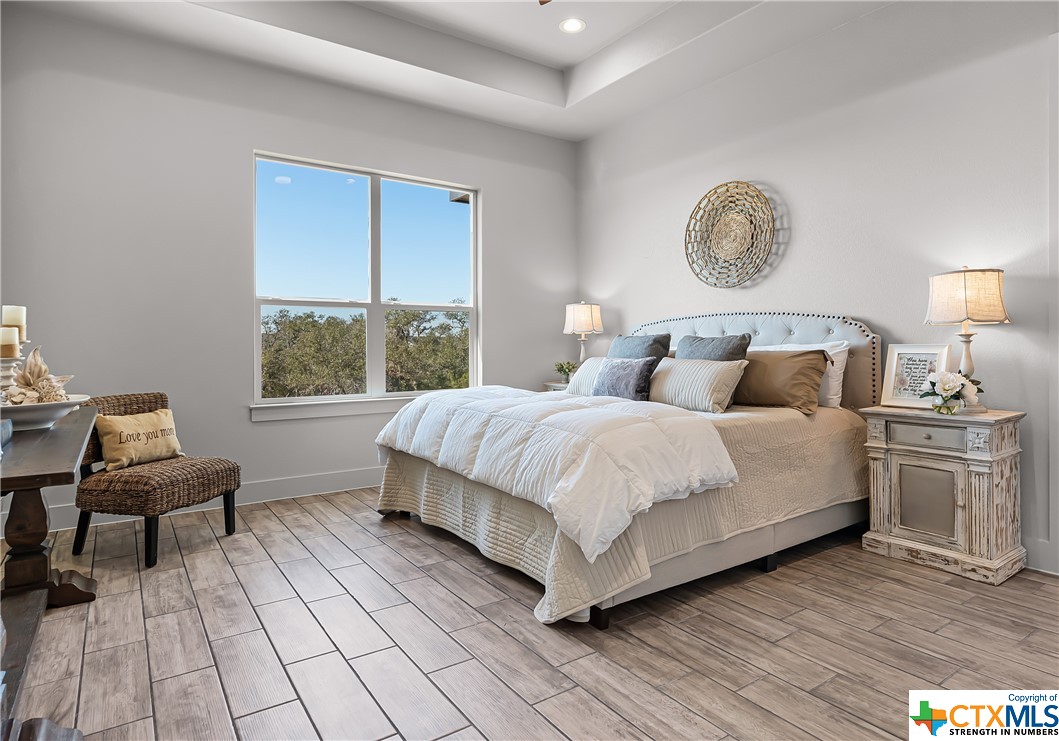 518 Paradise Hills