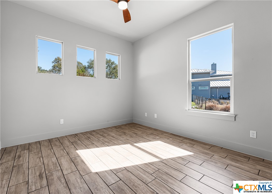 518 Paradise Hills