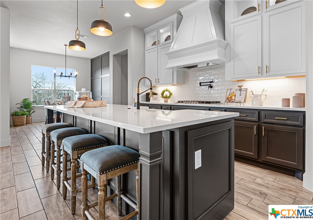 518 Paradise Hills
