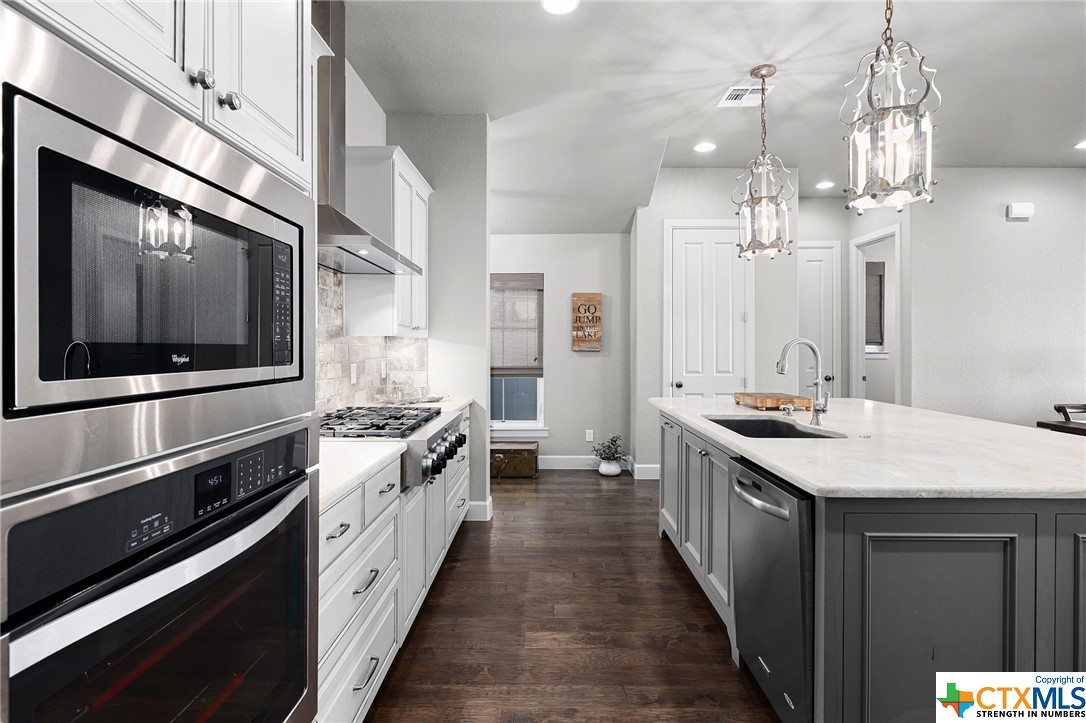 961 Hillcrest Forest