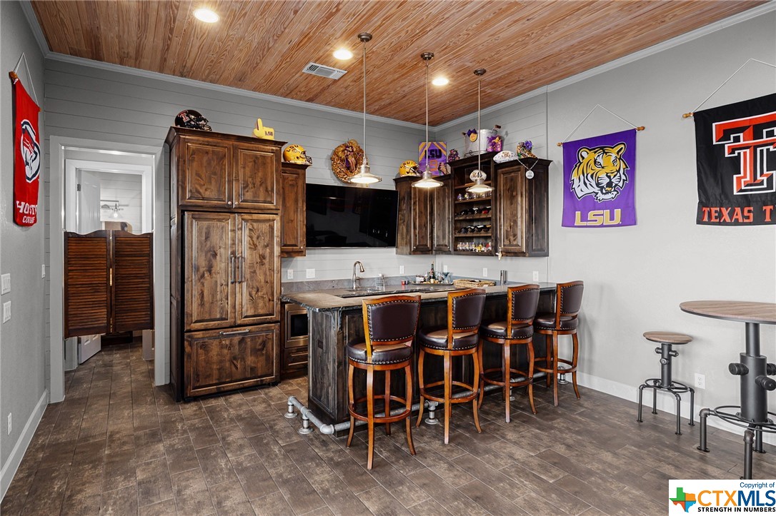 961 Hillcrest Forest