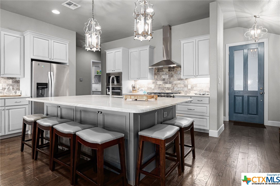 961 Hillcrest Forest