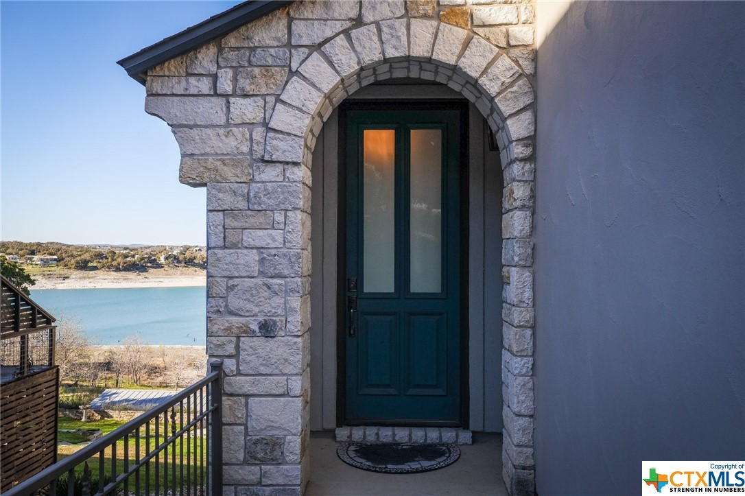 961 Hillcrest Forest